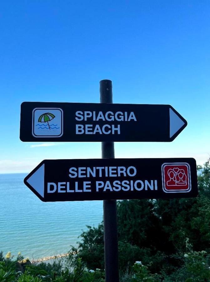Il Mare In Collina - Le Ortensie Di Liliana Fiorenzuola di Focara Exterior foto